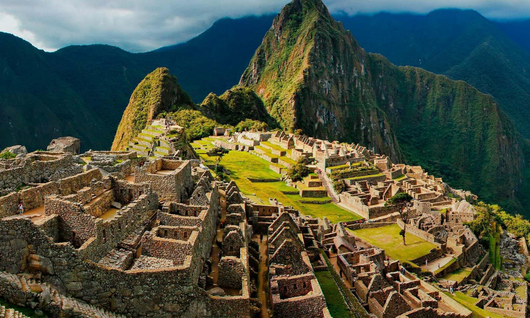 PERÚ CON OASIS, LÍNEAS DE NAZCA, MACHU PICCHU Y PUNO