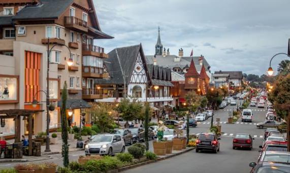 GRAMADO Y CANELA CON FIESTA DE NAVIDAD